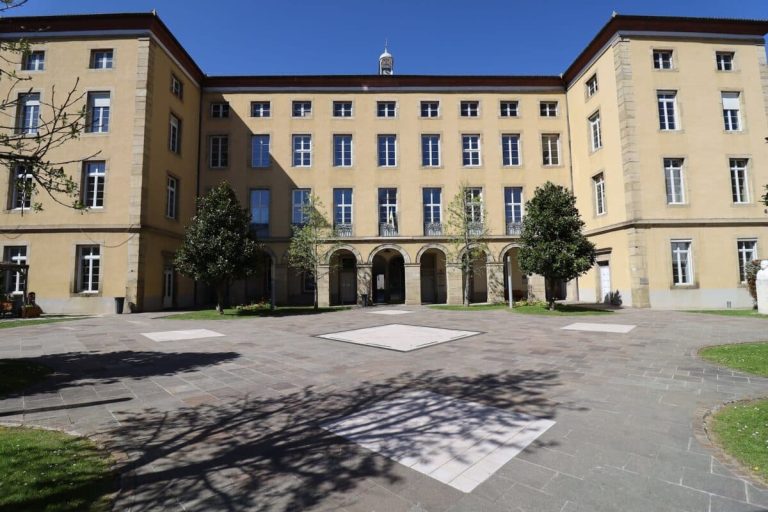 Foix (09000)